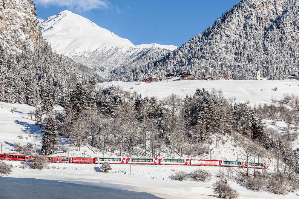 SWISS GRAND WINTER TRAIN TOUR RAIL VACATIONImage